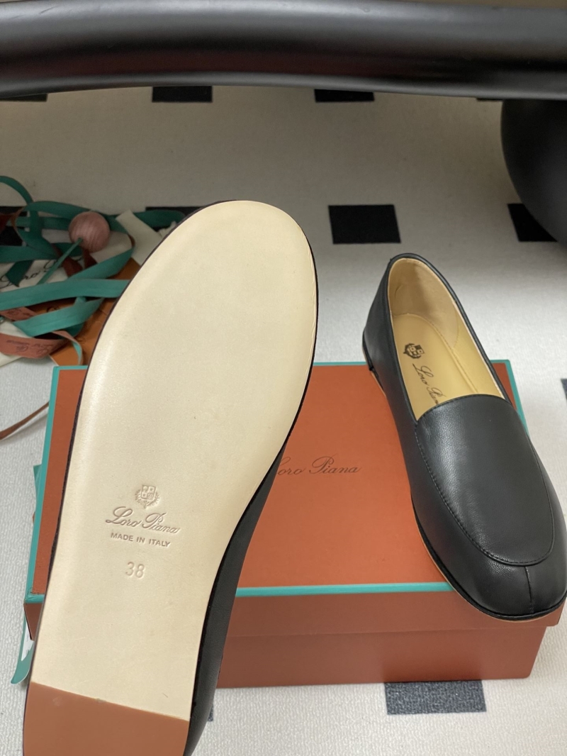 L0r0 P1ana loafers